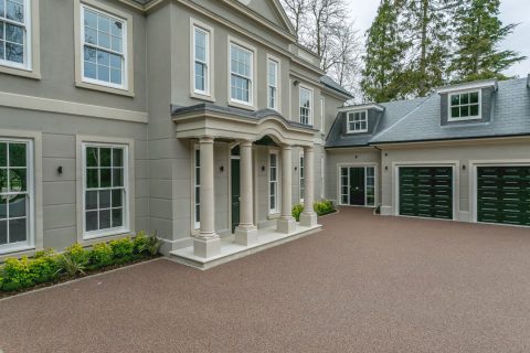 Resin Bound Stone Driveway in London Pink Pea gravel