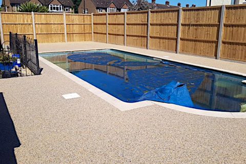 Resin Bound Stone swimming pool surrounding Fayre Fleck